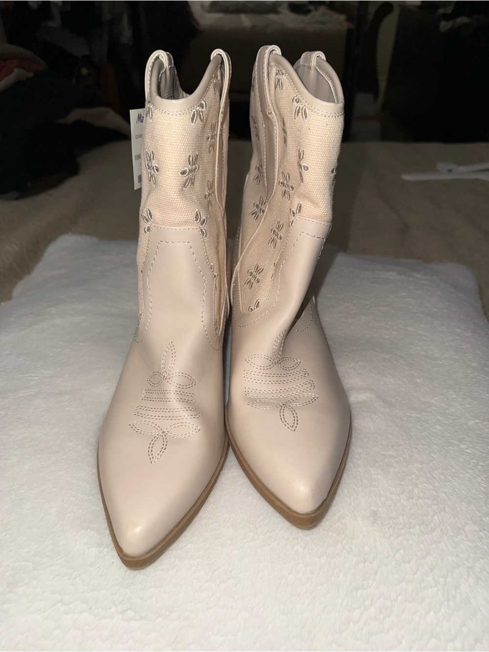 Dolce Vita Cream Pointed-Toe Western Embroidered Ankle Boots